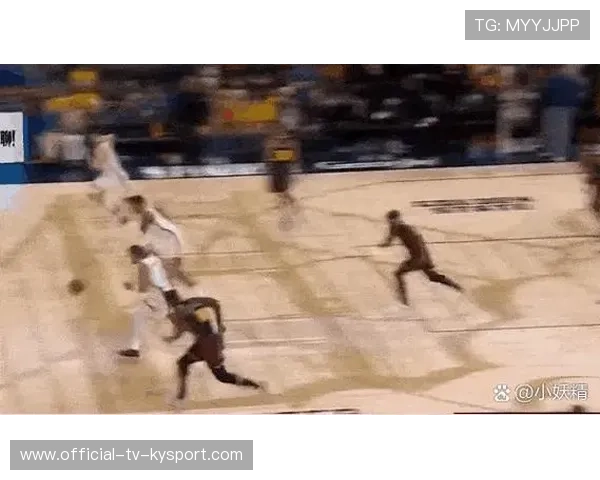 抢断快攻一条龙完成反击